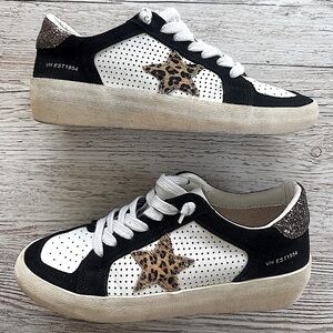 Vintage Havana Black and White Sneakers with Leopard Star